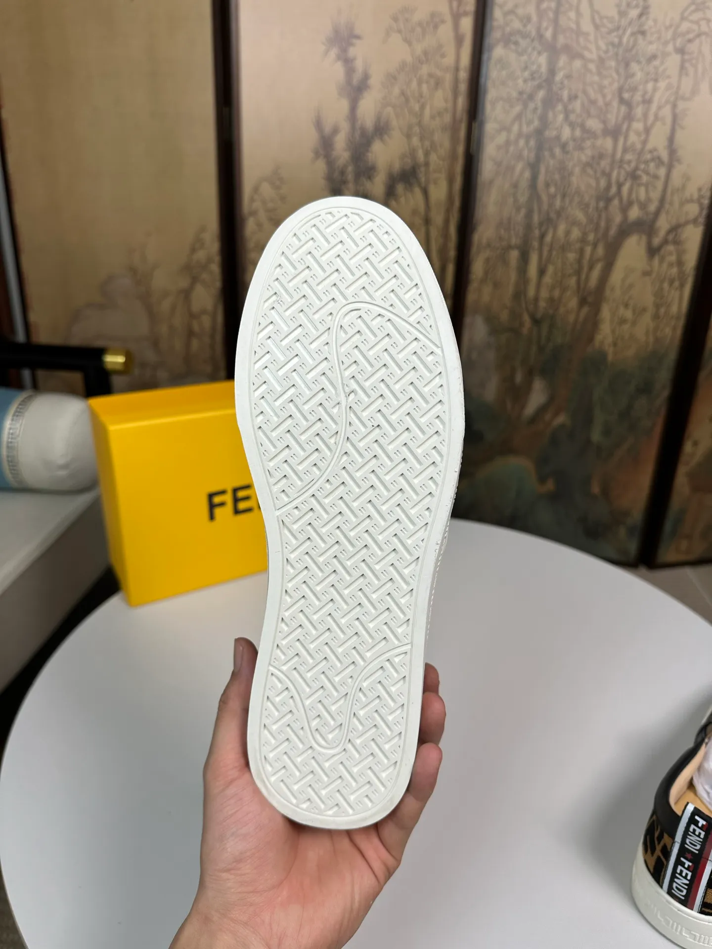 Factory price 380💰 (FENDI) New style 👊🏻 upper 🇮🇹 imported cowhide fabric 🇩🇪 imported sheepskin lining. The original outsole is molded to highlight the identity of every man, and the upper foot is stable and stable🚶🏻🚶🏻The high-end custom counters reproduce the original version📯No matter the wind or rain, the shoe last remains unchanged and can withstand the verification of time🔍️,🔵 Size: 38-44 (45 is custom-made and cannot be returned or exchanged
